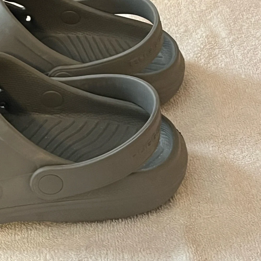 Rugged Shark Gray Sandals Sz 9